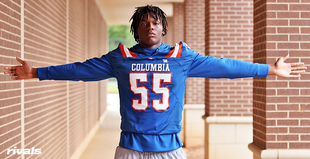 JakaiBickham1's tweet photo. Thank you @ChadSimmons_ for coming to @ColumbiaHighFB and interviewing me and some of my teammates and getting to know us and our game more!!! @RecruitGeorgia @DekalbRecruits @Rivals @adamgorney https://t.co/g2FKWbYeYa