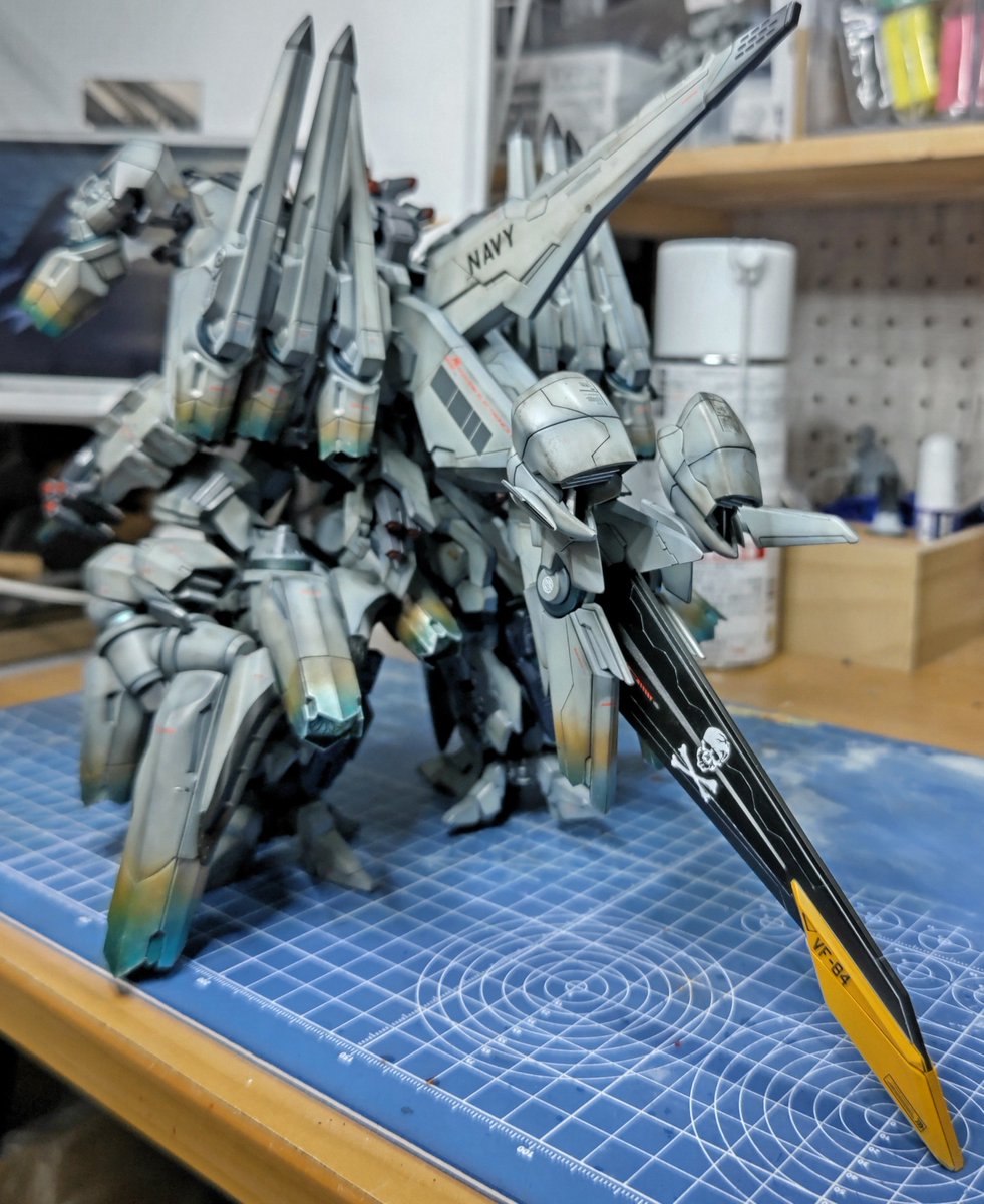 yHTwJulQek25959's tweet photo. #完成したキットを晒せ
#アリュゼウスガンダム
#アリュゼウスガンダム　ジョリー・ロジャース仕様 
完成しました✨石狩模型人に間に合いましたw✨後は台座も少し汚します✨ https://t.co/CyDtAAf44j
