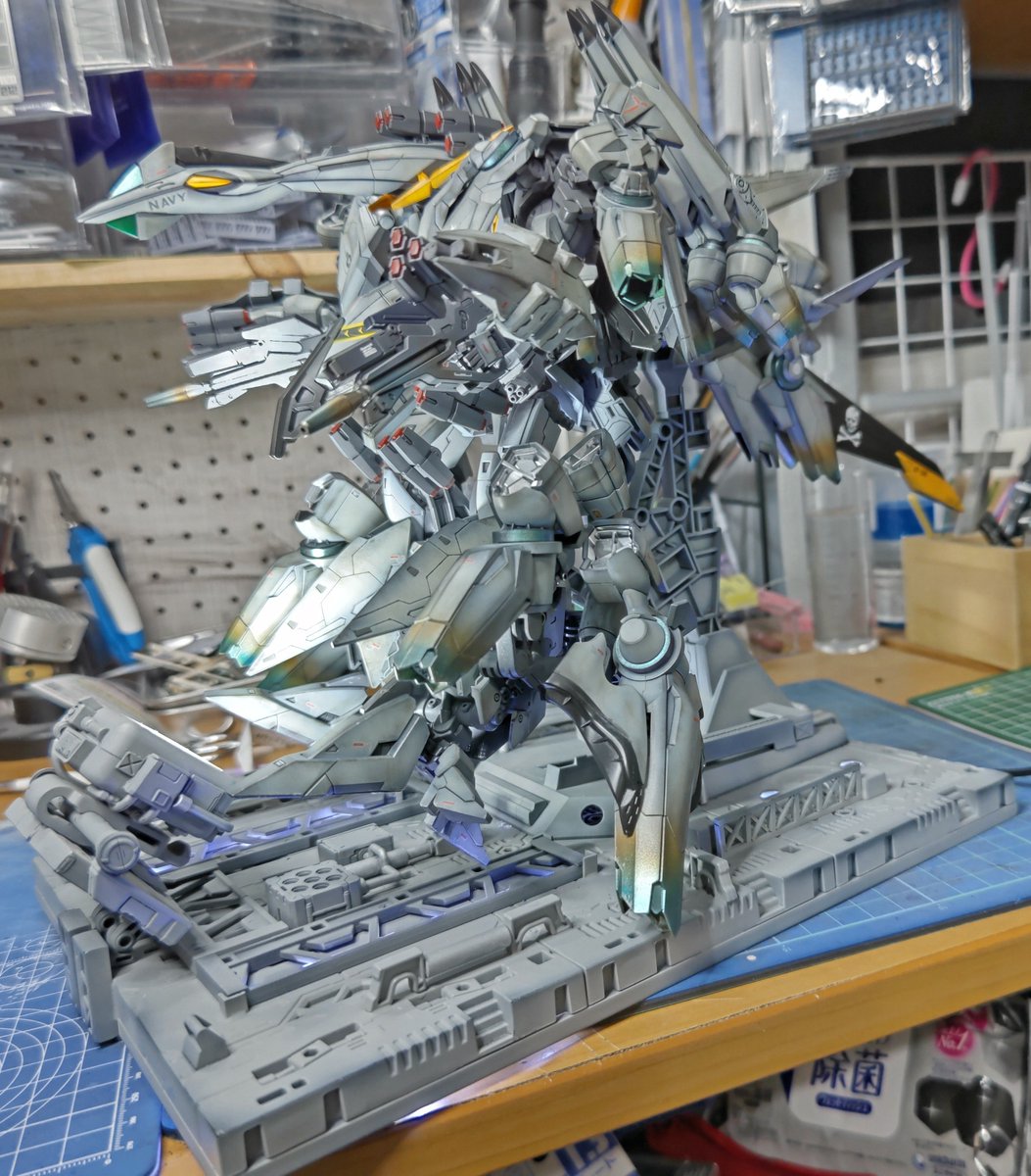 yHTwJulQek25959's tweet photo. #完成したキットを晒せ
#アリュゼウスガンダム
#アリュゼウスガンダム　ジョリー・ロジャース仕様 
完成しました✨石狩模型人に間に合いましたw✨後は台座も少し汚します✨ https://t.co/CyDtAAf44j
