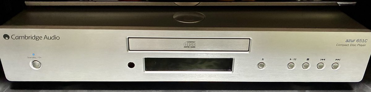 DS6621530132's tweet photo. オーディオのニューギア
　久しぶりすぎ

オーディオ専門のハードオフにて目に止まったケンブリッジオーディオの CDプレイヤー

🇬🇧英国メーカーで発売当初の高評価を知ってるから購入に踏み切れた。

低価格で驚異的なコスパ！
CDのみの高音質は『質実剛健！！』

クリアなブリティッシュサウンド💂‍♂️ https://t.co/kLNqrml1o9