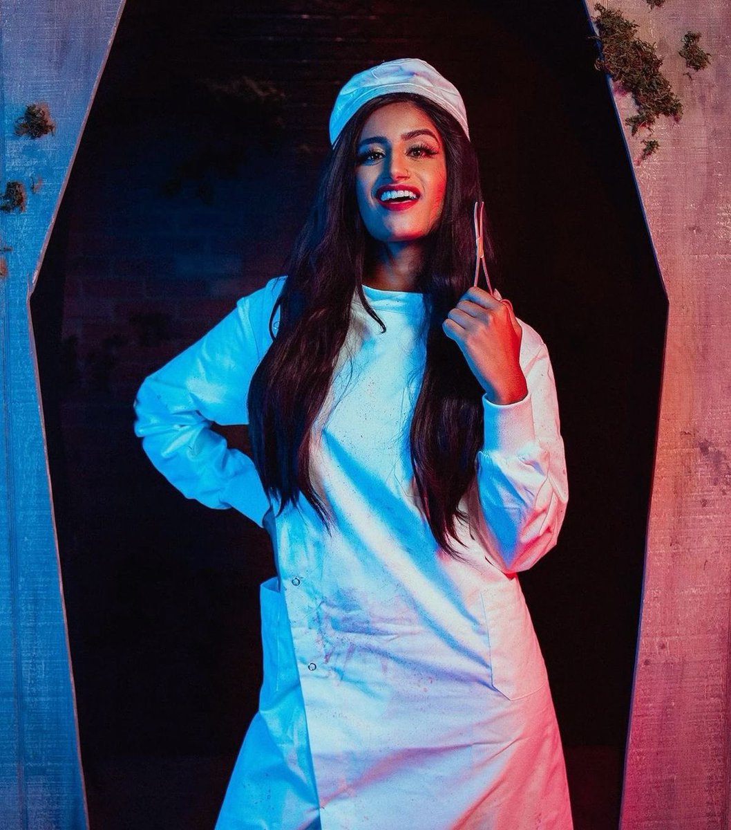 arashathinker's tweet photo. sending arasha so much love and support 💛💛 i can’t wait to see what the future holds for her https://t.co/7VZOKGEqpv