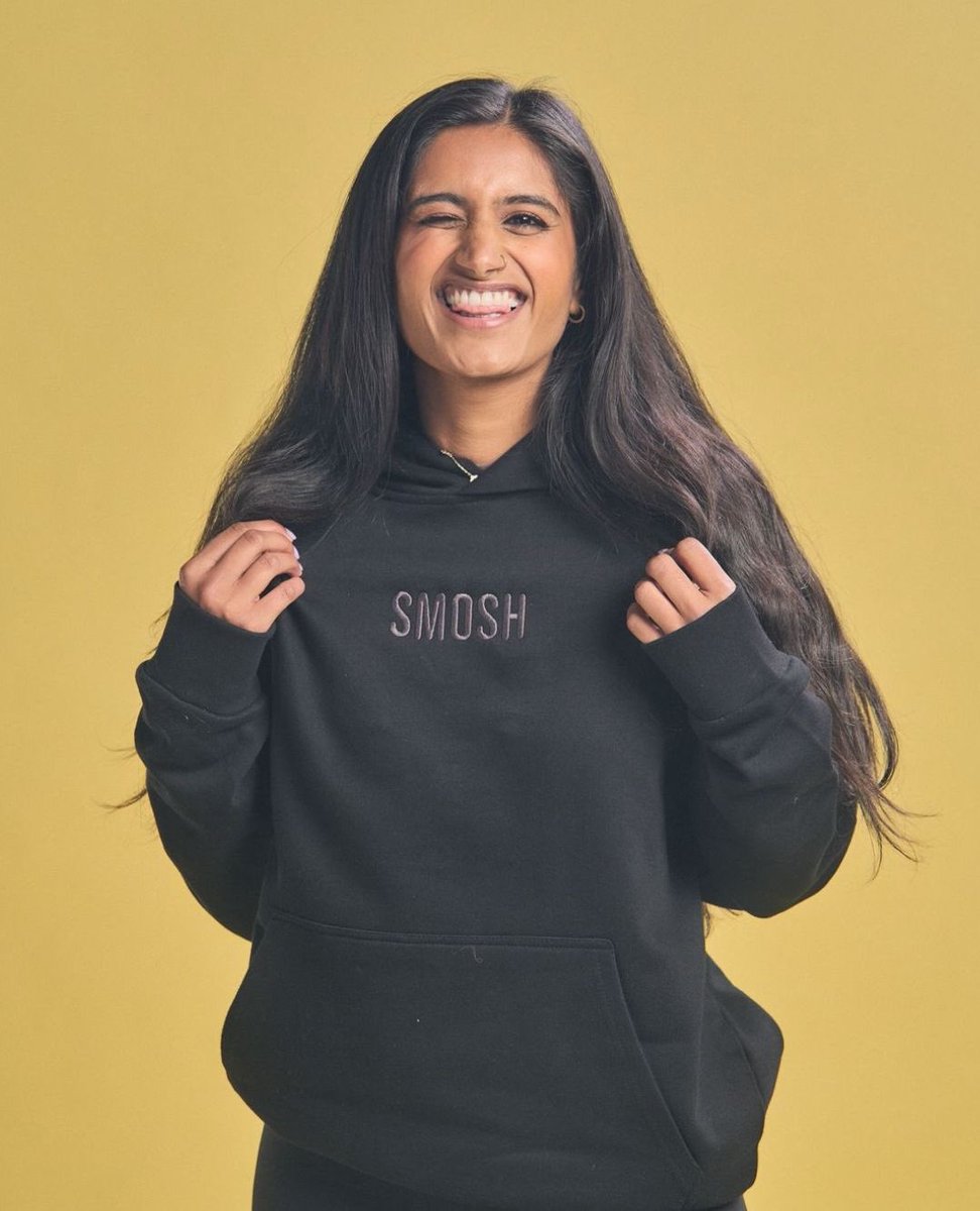 arashathinker's tweet photo. sending arasha so much love and support 💛💛 i can’t wait to see what the future holds for her https://t.co/7VZOKGEqpv