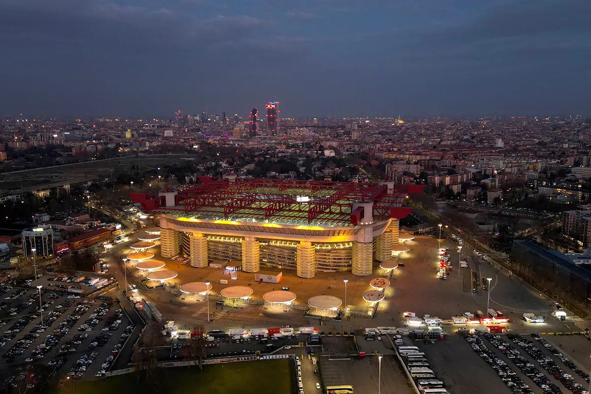 Ang_2699's tweet photo. Il rendering del nuovo stadio verrà reso noto tra circa un mese. A quel punto Regione e Comune si metteranno al lavoro per valutare il progetto e la documentazione, indispensabile per procedere con l'apertura del cantiere auspicabilmente nella seconda metà del 2027 @SkySport https://t.co/Hxt0o3KdAy
