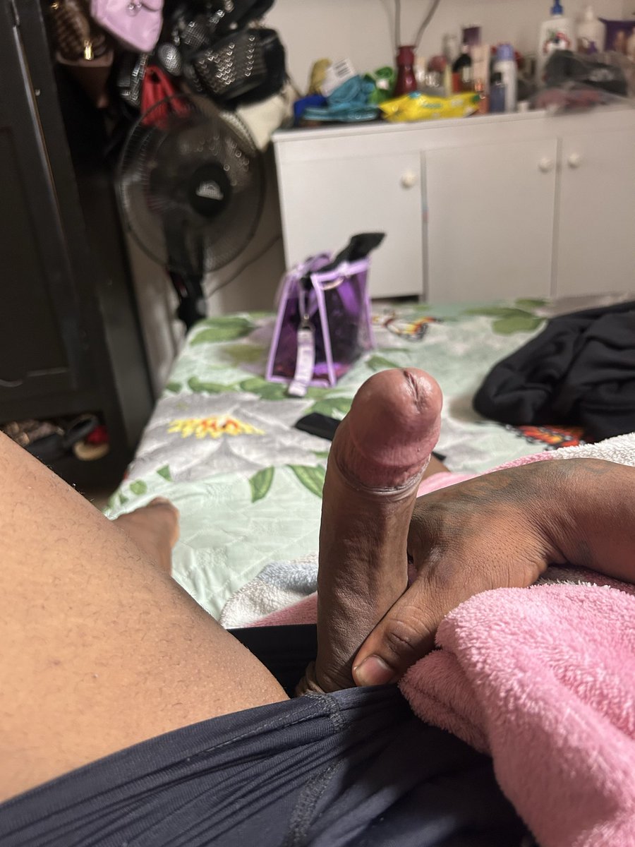 MarcosAguil2cl's tweet photo. Quien quiere le doy mi lechita 🦍🍆😈💸💰 https://t.co/vINZ8xUc60