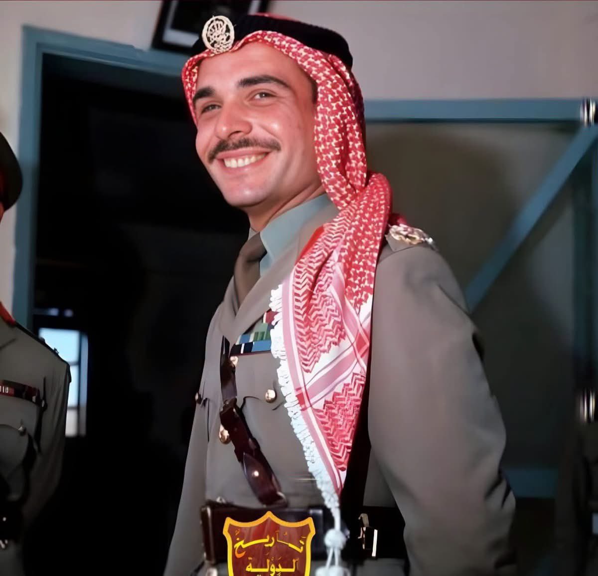 UnDarkEvil's tweet photo. في ذكري أكتوبر 
لازم نفتكر الملك حسين ملك الاردن  واحد من أبطال نصر أكتوبر الحقيقين وكان من أحد جنود الظل

كان لما المخابرات المصرية بتحب توصل معلومات مضلله لإسرائيل كانت بتبعتها ليه بطريق غير مباشر عشان عارفين انه حبيبهم https://t.co/C7v8Wfy5TB