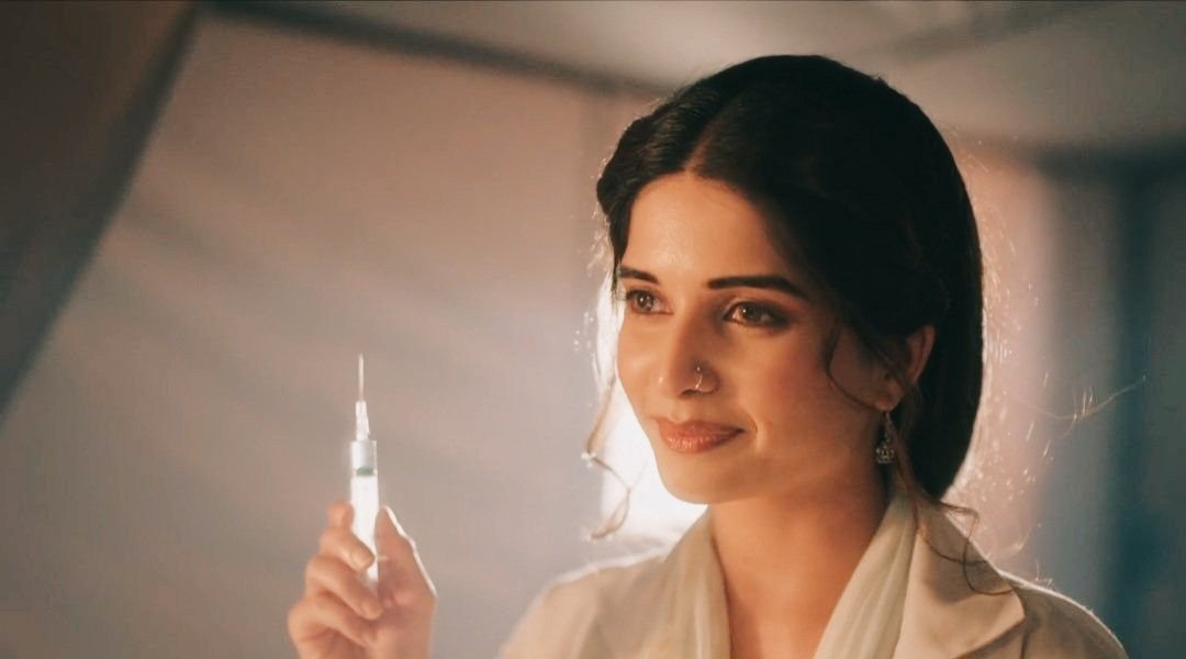 SeherBaigFC's tweet photo. 3 months of Dr. Seher Baig and what a journey it has been 🥹🤍From her strength,resilience &amp; fire to the softness,vulnerability and warmth she carries,she has made Seher so unforgettable.Forever grateful to Bhavika for giving her so much life.🫶✨ #SeherHoneKoHai #DrSeherBaig https://t.co/SY49O1Zjnj