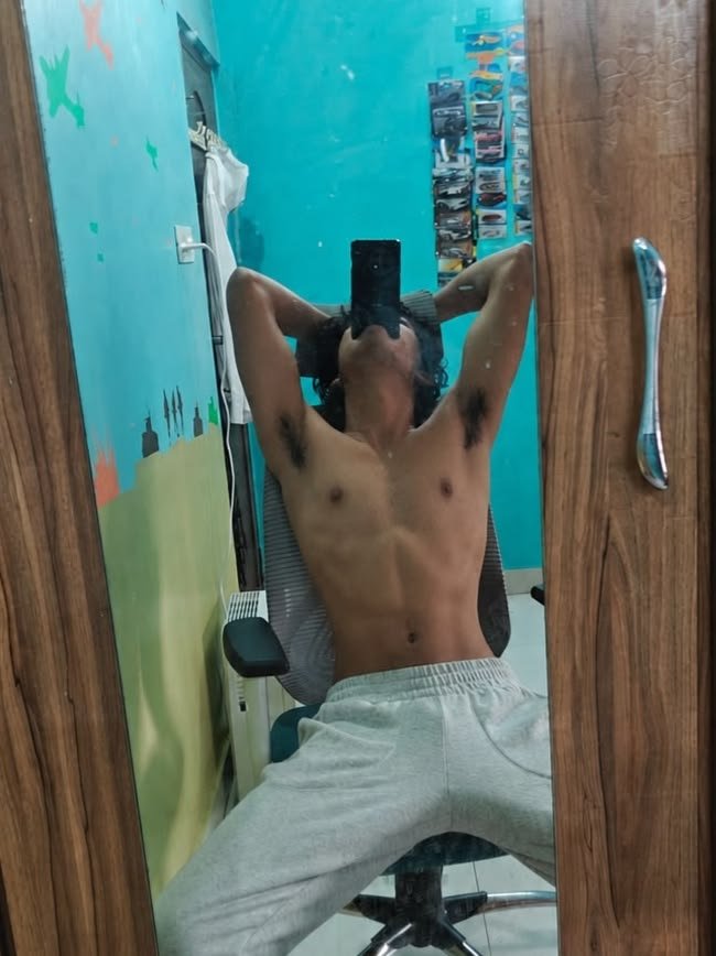 Jidamsmith's tweet photo. Who want to lick my body 
If anyone want to meet me i riyadh city then massage me privately. 
#riyadh #riyadh #riyadh https://t.co/UU02x4GnYc