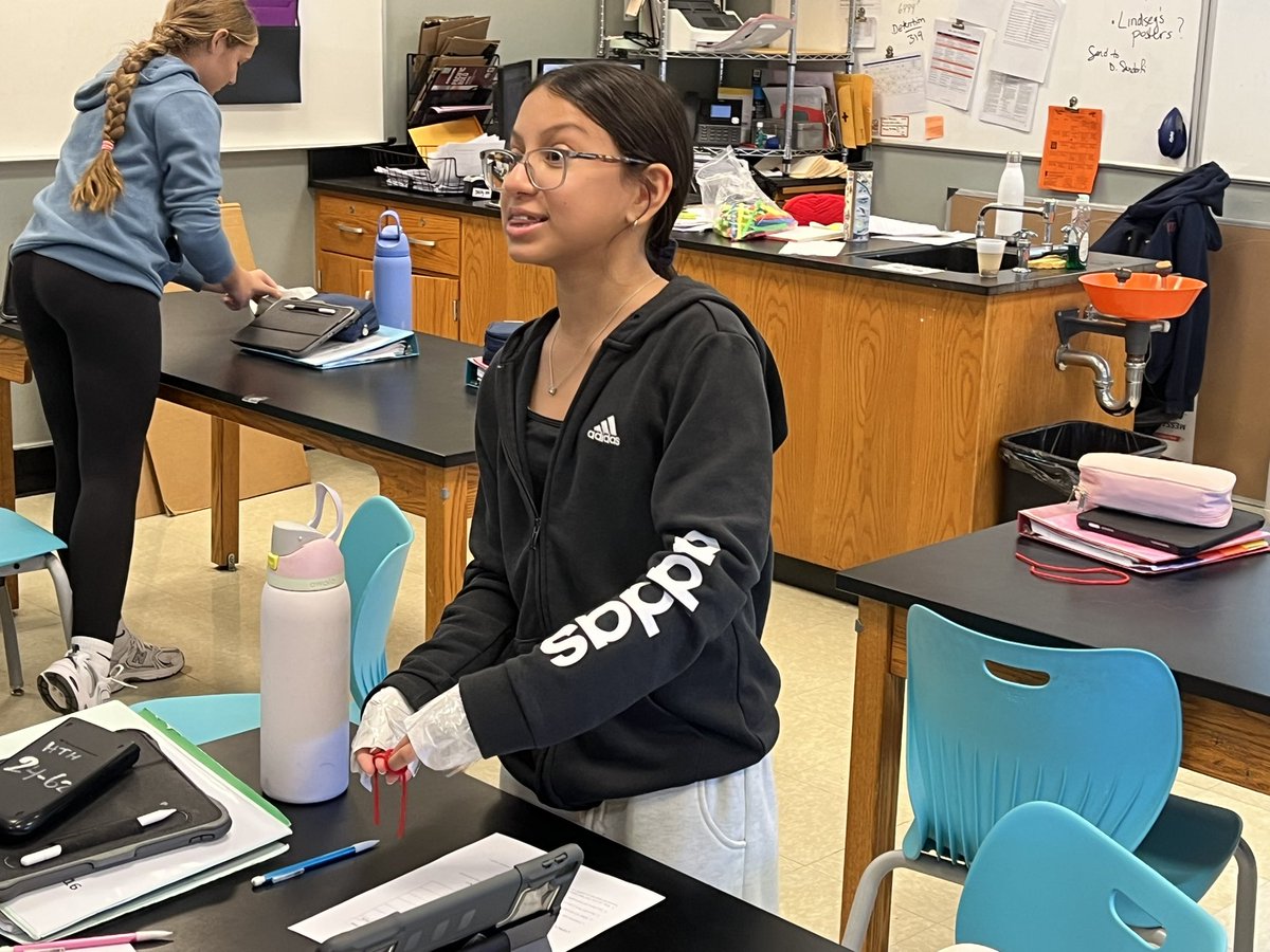 skellyscience's tweet photo. Exploring the adaptation of the opposable thumb in biology @HTHMiddleSchool @MalverneSTEM https://t.co/FMsyT7cSN8