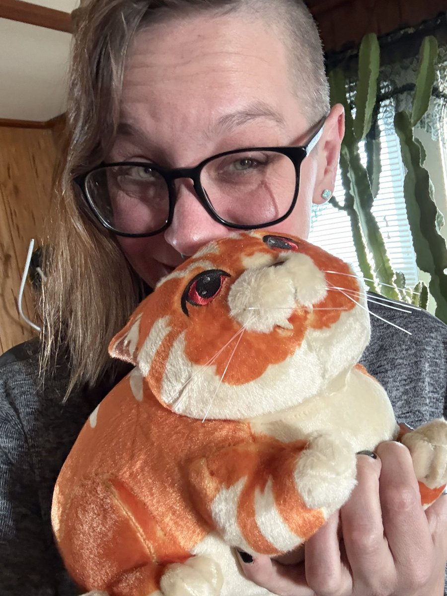 sc0nesandc0ffee's tweet photo. @PIntroverts It wouldn’t be a proper spooky season without a companion! https://t.co/VHHOnhoK1G