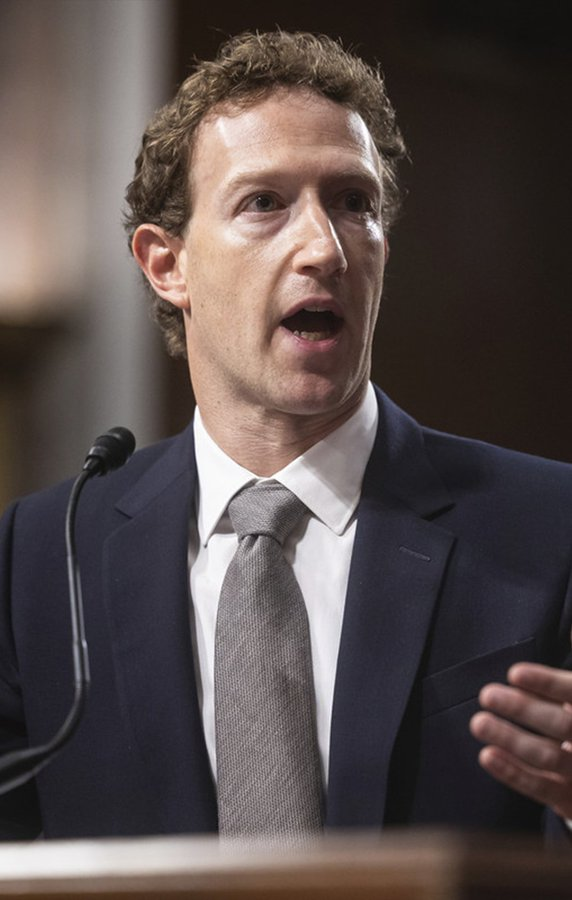 trylimitlessfin's tweet photo. 🚨 BREAKING: Jeremy Strong confesses he was so "locked in" for his role as Mark Zuckerberg in 'The Social Reckoning' that he almost bankrupted himself by trying to build a Metaverse. https://t.co/kjF31z70wi