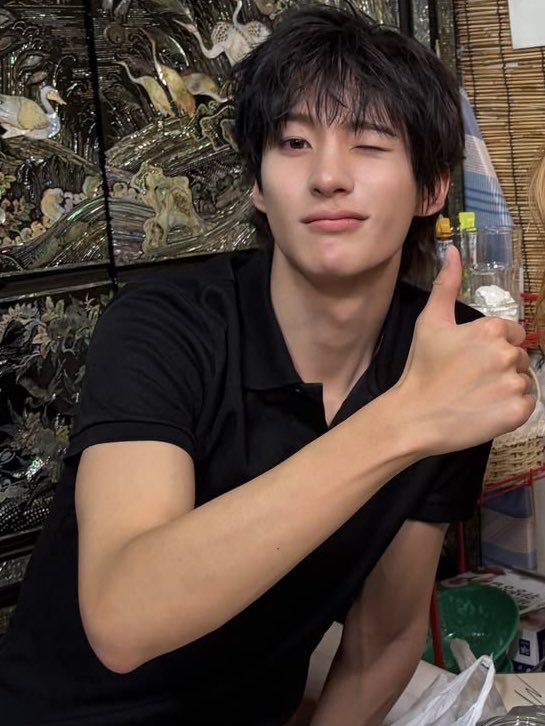 asbaguette's tweet photo. แอนตันโปโลดำเข้ามาในชีวิตเราทำไม https://t.co/5n4gwW4say
