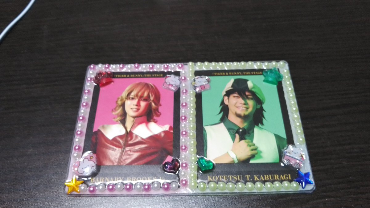 if_noma's tweet photo. ペアの硬質カードケース
バディ用にデコった┏( .-. ┏ ) ┓
いい感じにできて満足(  ´꒳​`   ) https://t.co/wUNPpgp743
