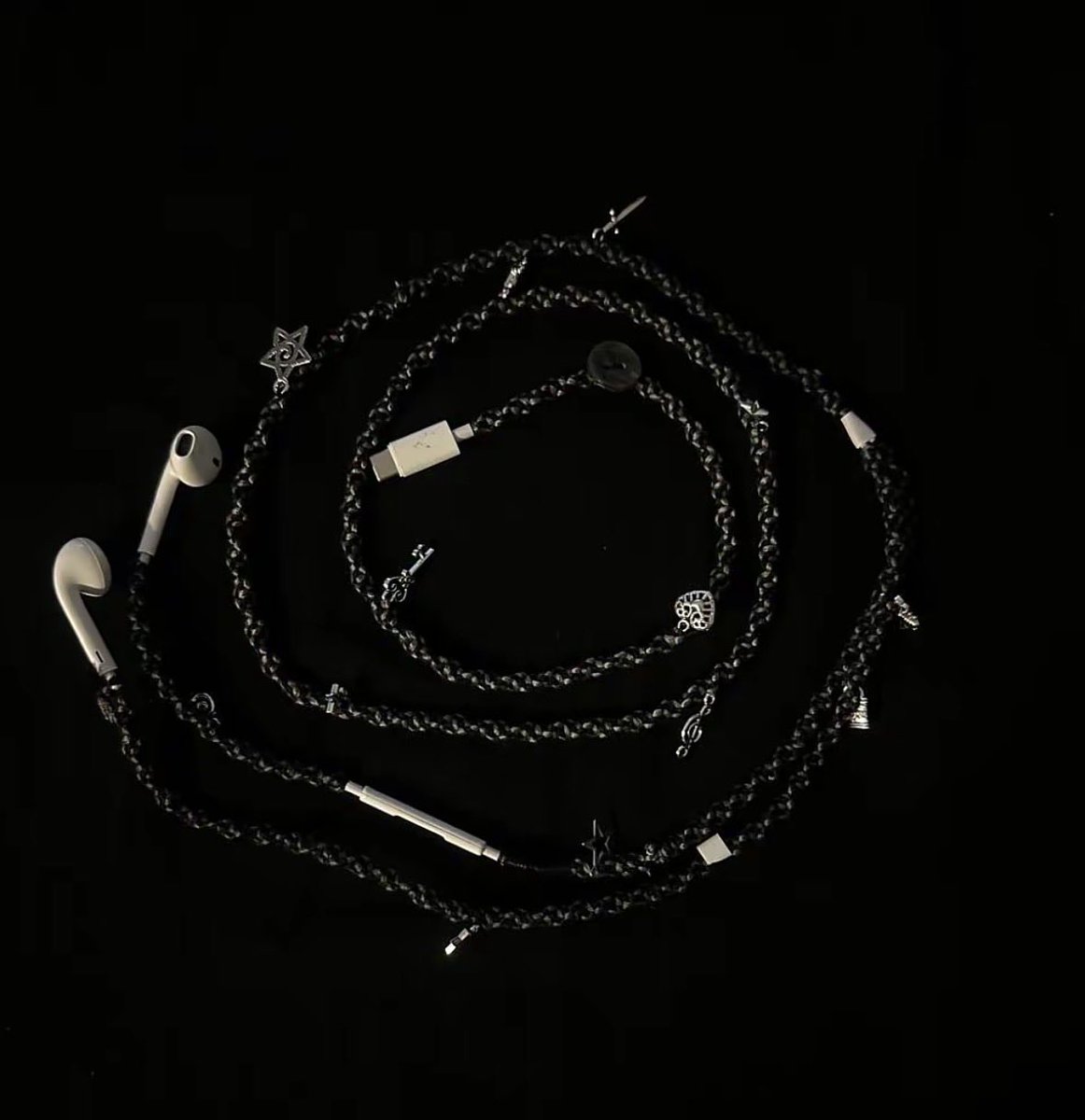evniva8's tweet photo. I really want to buy it right now🤯 https://t.co/OGlt73jAMX