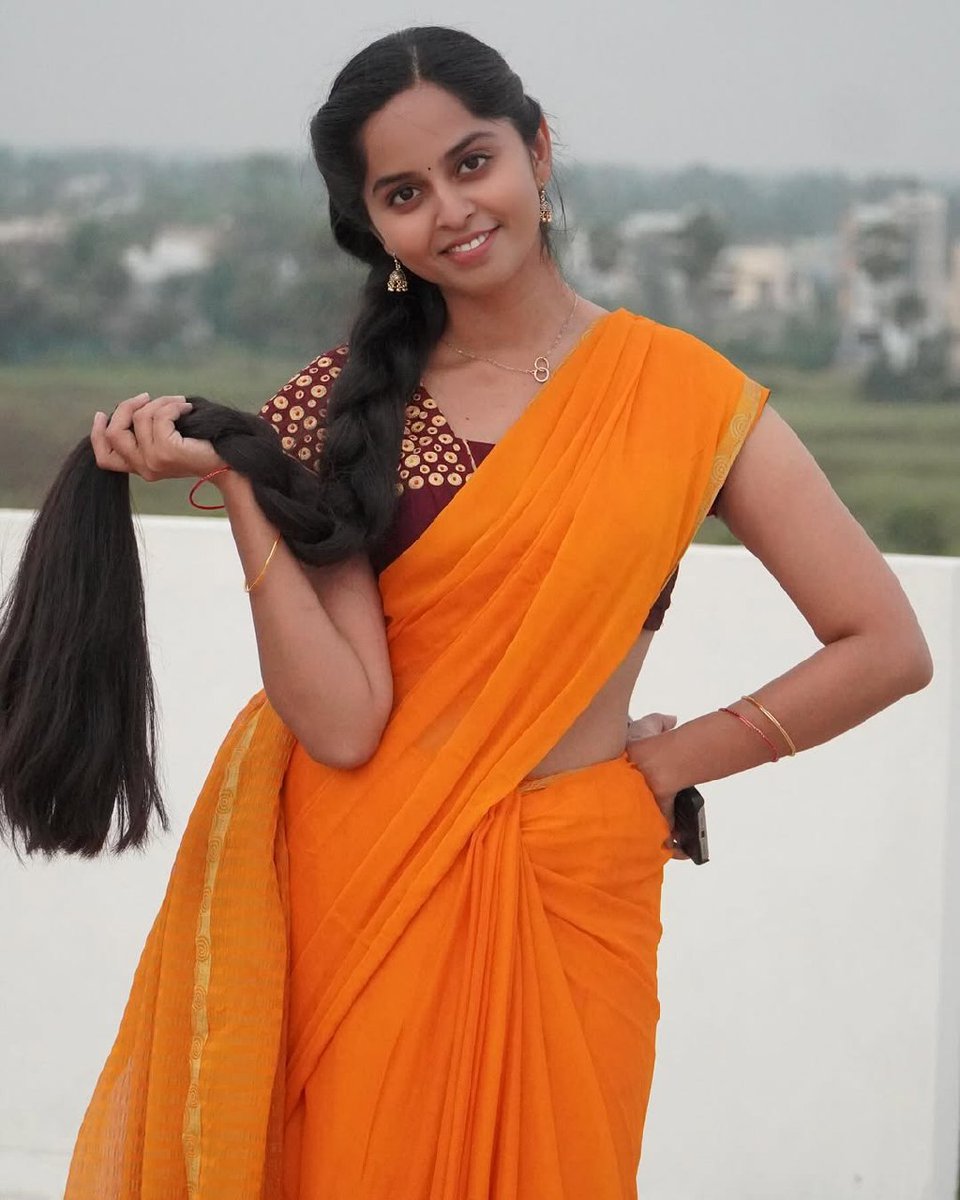 DeemedEditor017's tweet photo. I'm thinking to make a grp in X only for hair fetishers 

Interested people comment your id so i can add you

#hairfetish #longhair #longbraid #hairfetishers #hairbun https://t.co/PkQP7NhFsV