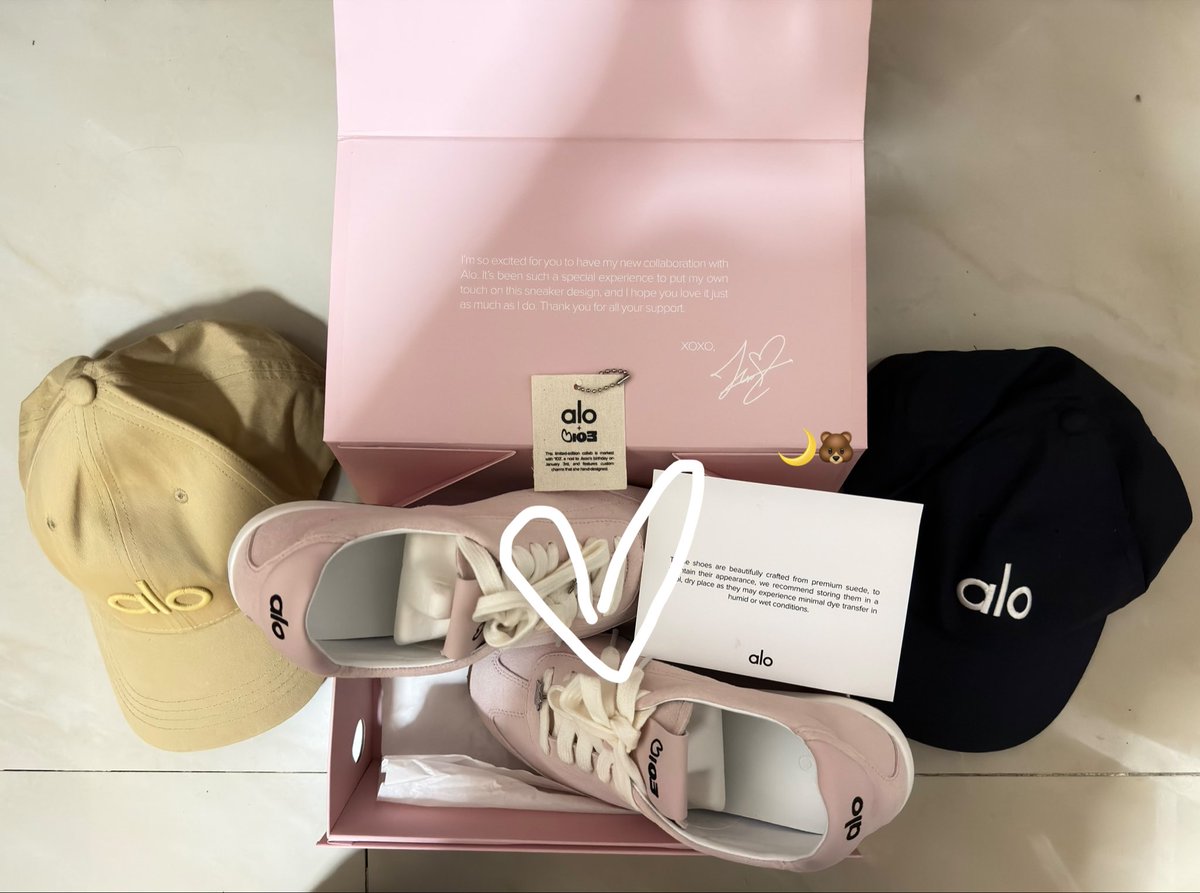 pawangdalgom's tweet photo. Of course no bots.
No fake likes.
Just real support. 💯

We show love the Jisoo way, by buying what she endorses. 

Anything for JISOO ❤️🫶🏻

@officialBLISSOO @Dior @Cartier @aloyoga @salomon https://t.co/coLkGlORs5