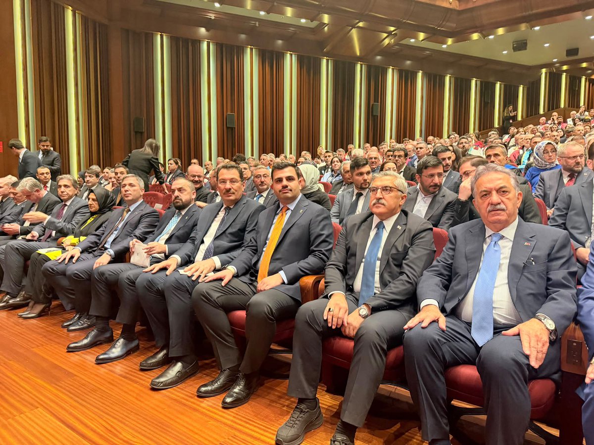 HuseyinYayman's tweet photo. "Nitelikli yükseköğretimi Anadolu'nun dört bir yanına ulaştırdık. Bu ülkenin evlatları bulundukları şehirlerde eğitim alabilsin diye imkanları seferber ettik."

Cumhurbaşkanımız Sayın Recep Tayyip Erdoğan’ın katılımlarıyla gerçekleştirilen 2026-2027 Yükseköğretim Akademik Yılı Açılış Töreni’ne iştirak ettik.

Yeni akademik yılın ülkemizin yükseköğretim camiasına, kıymetli hocalarımıza ve tüm öğrencilerimize hayırlı olmasını diliyor; başarılı, verimli ve ilimle yoğrulmuş bir akademik yıl temenni ediyoruz.