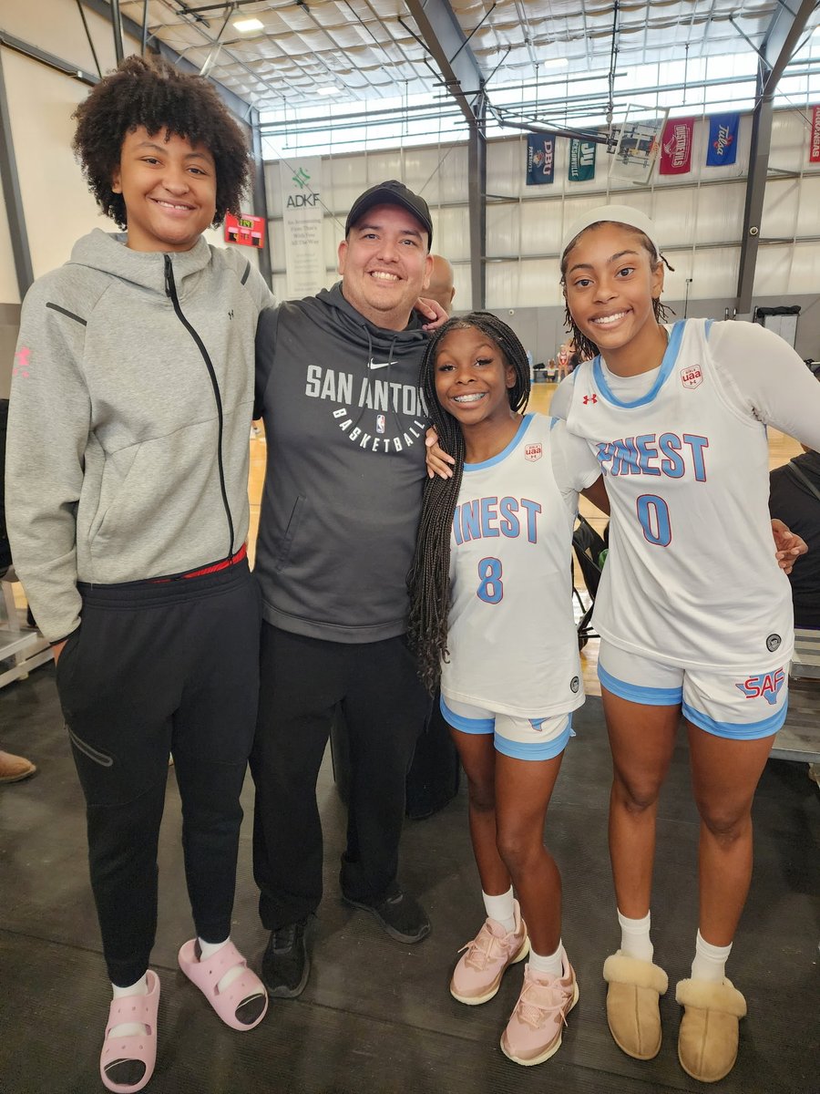 Anaiya_Wood's tweet photo. Happy Coaches Day to my coaches! ⚔️🩷🏀@slkgbb 
Coach Peña — Thank you for being more than just a coach. You don’t just tell us you care—you show us every day. Thank you for believing in me, pushing me, and always wanting the best for us.

Coach Mora — Thank you for always being there for us and making sure we’re good, on and off the court. 

Coach Blackmon — Thank you for showing me what it means to be a Phenomenal Woman. Your strength and courage inspire me to keep going, stay focused, and stay the course.

I appreciate each of you and everything you pour into me and my teammates. This is bigger than basketball. We are family. ⚔️🩷🏀

#HappyCoachesDay #LadyKnights #Family #MoreThanBasketball
