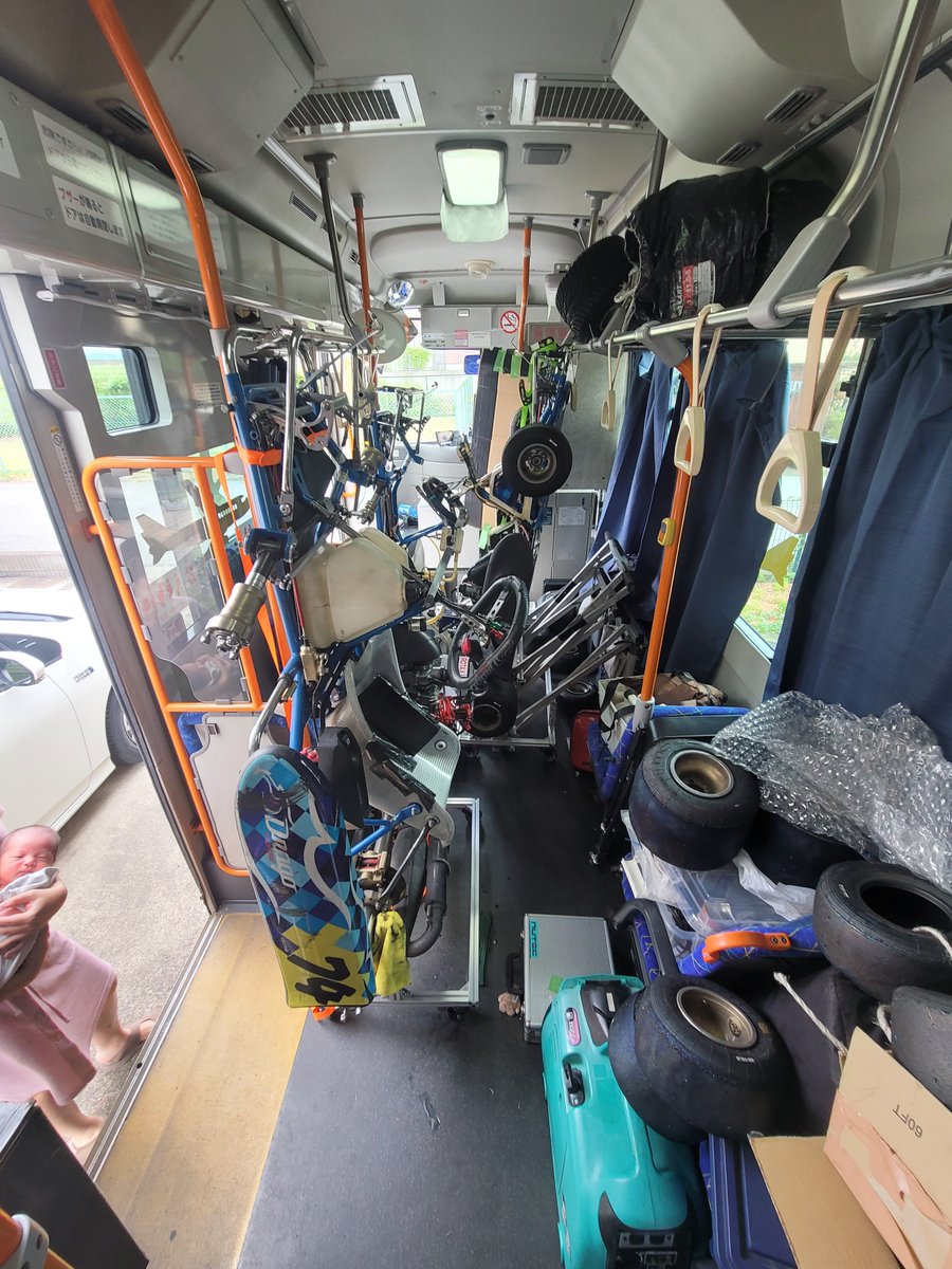 k_haradar's tweet photo. ミニバンを買う機会は1000%ないと思ってたが、それを越えるスライドドア+箱形の物を買ってしまったというw https://t.co/sIcFeGh90F
