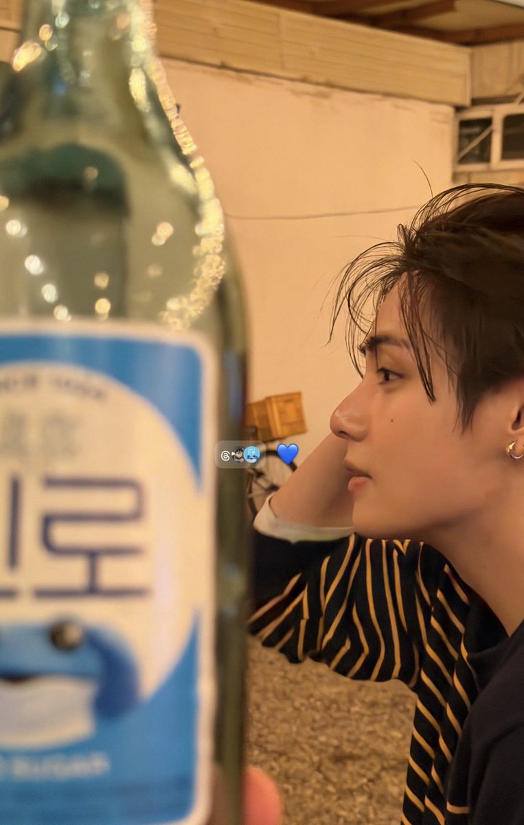 taehyvngpics's tweet photo. Park Jongha showing us Taehyung’s beautiful side profile. 🐯 https://t.co/MWwjHVf7XY