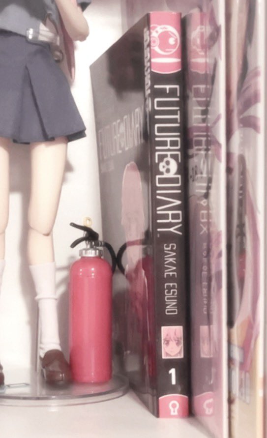 YandereBerryy's tweet photo. It’s here !!!! I was genuinely tearing up when opening it, I’m so unbelievably happy to own it (˃̣̣̥ᯅ˂̣̣̥)
I’m still close to crying from happiness !!!
It’s in a really good condition, has like one mark on the spine but it’s barely visible, the pages are so white too !!! https://t.co/UKtVTxFU0j