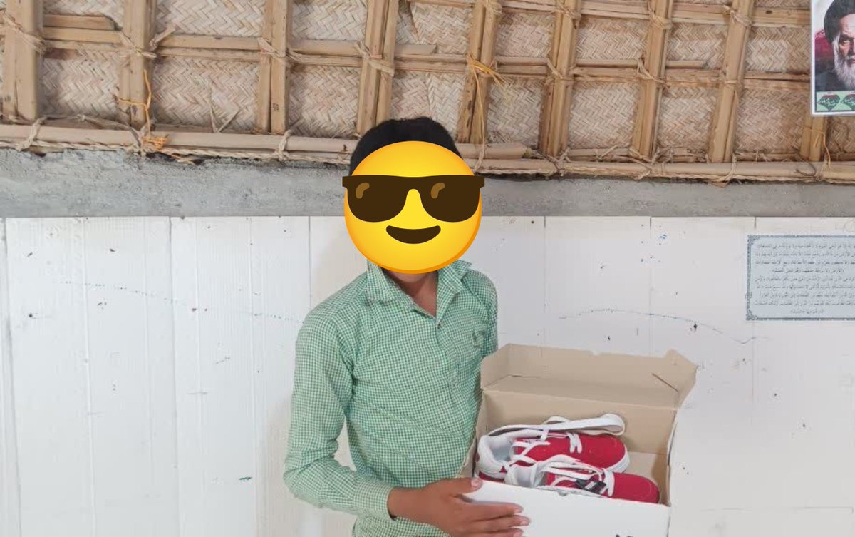 mosavitw2's tweet photo. امروز صبح رفتیم مدرسه استثنایی شهر،  چندنفراز بچه های که حضور داشتند و از مستضعفان بودن کفش دادیم و تعدادی هم حضور نداشتند که امانت دست مدیر مدرسه داده شد.
خوابگاه دارند https://t.co/VP7g0YSeZJ