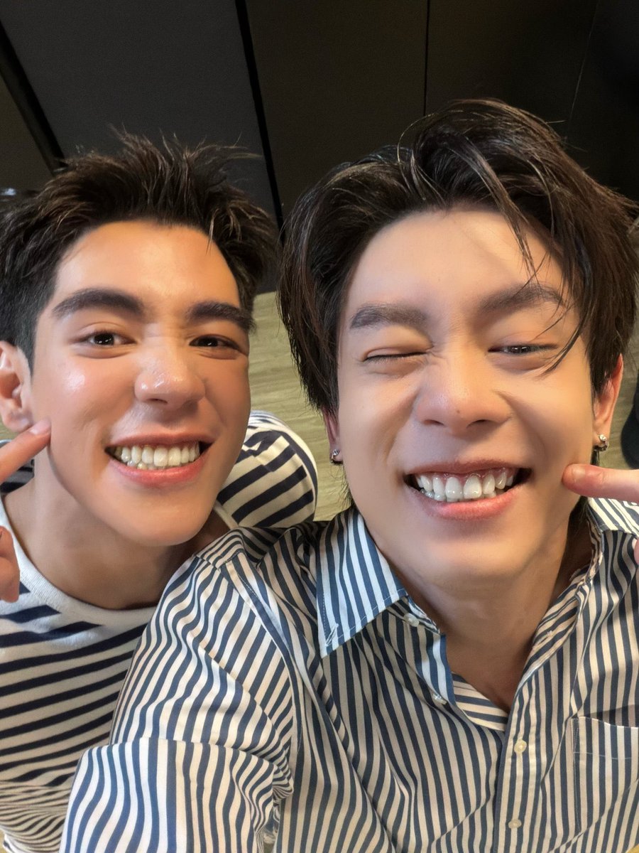 addison3m's tweet photo. They’re literally that CP who’s anti-fanservice and allergic to being touchy-feely in public, but the second they’re alone? Suddenly they’re Velcro, glued to each other 😆💗 #PideNew https://t.co/jQbL8p8GZ7