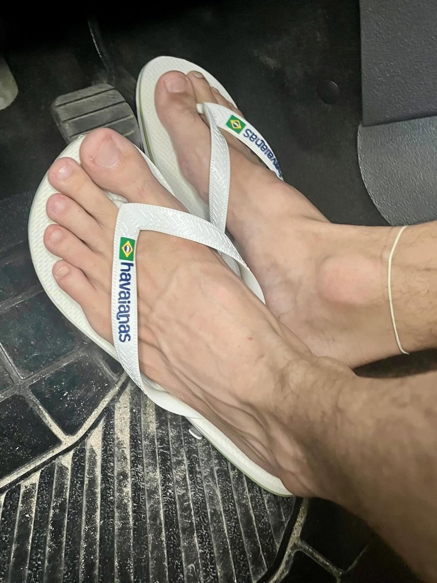 adoropedemacho's tweet photo. Havaianas brancas são minhas preferidas, e a sua?
.
.
.
.
.
.
#feet #feetfetısh #feetworshi̇p #footfetısh #foot #pedemacho #solademacho #cashmaster #submissao #pesdehomem #pes #solas #findom #fetiche #chule #sub #dom #cashslave #drain #alphamale #havaianas #chinelo https://t.co/mM6K9nYqzv
