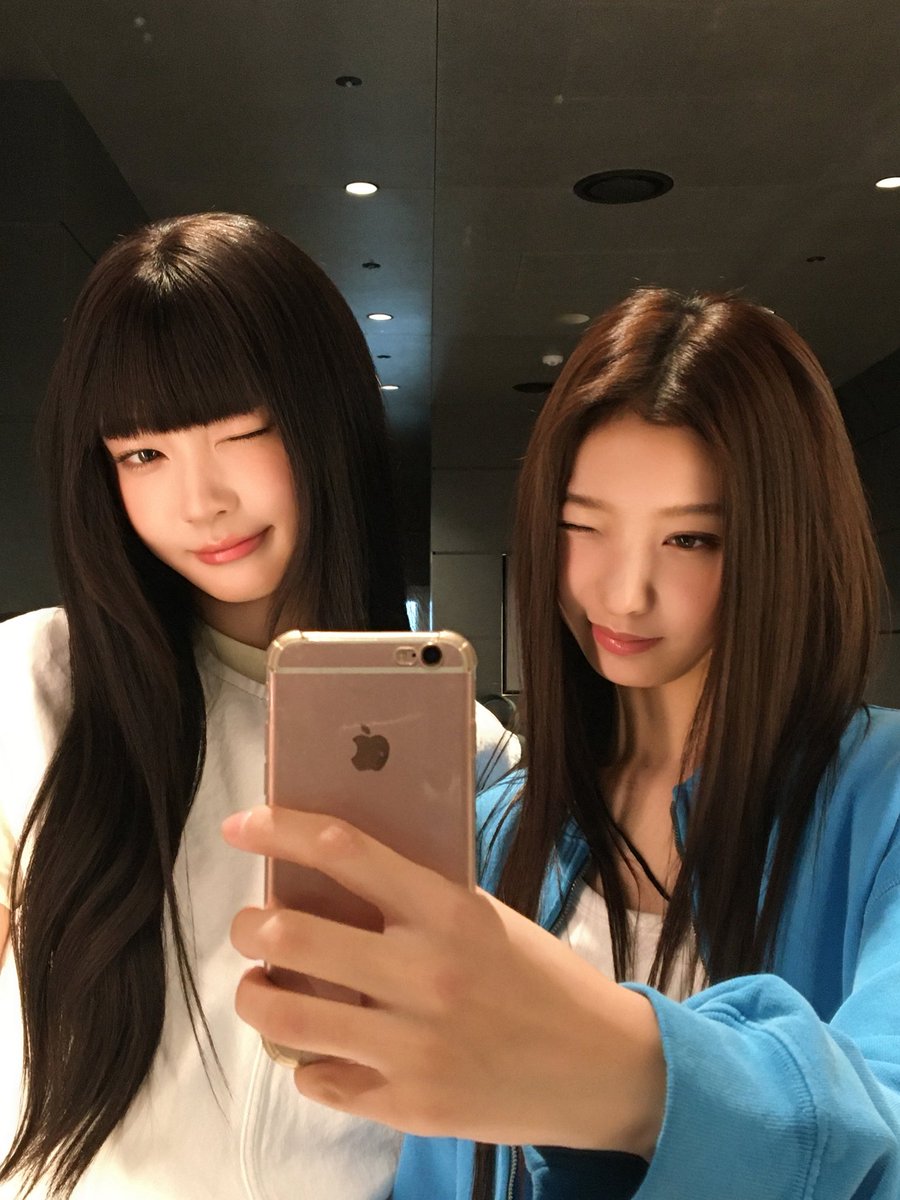 tuideimnida's tweet photo. 261007 #세아 Weverse Update

#TUIDE #튜이드 #SEAH https://t.co/yPGr6OUsCg