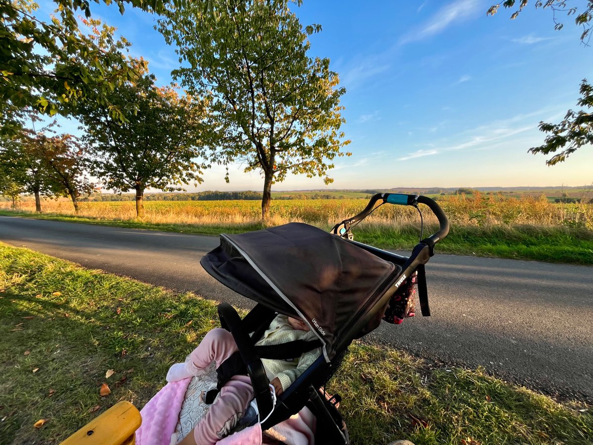 stibi's tweet photo. Třeba i 10 minut by mi stačilo, sedět tady a zírat do nikam. Spinkej bejby, dopřej mi těch 10 minut. https://t.co/MusCX66ti6
