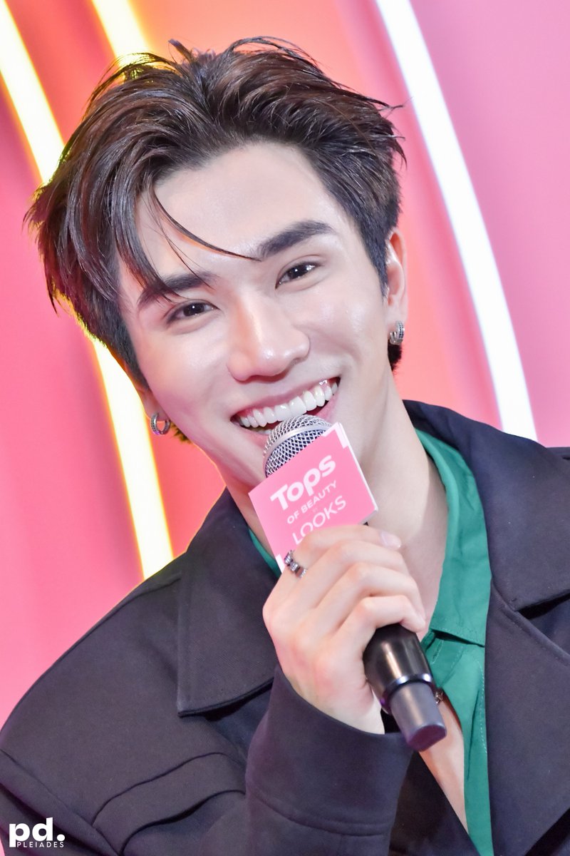 pdpleiades's tweet photo. ยิ้มทีโลกละลาย ไอ้ฉันก็ดันไม่ทันระวัง

PERTH X TOPS OF GOHAIR 

#GOHAIRxPerth https://t.co/JGcpf9xfQ1