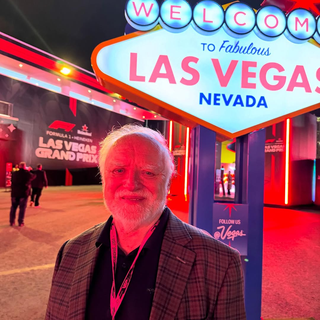 BellaGray160071's tweet photo. Here's to Las Vegas! 🏁 https://t.co/BI1H8ci3NP