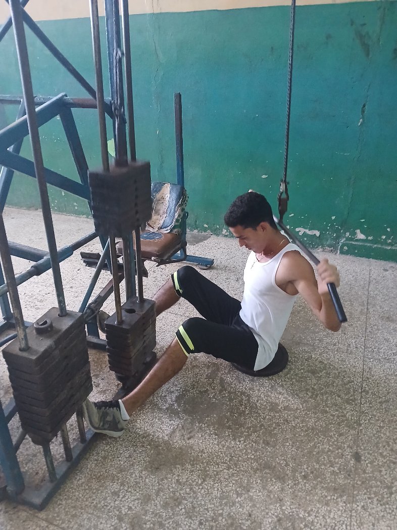 GimnasioGtmo's tweet photo. Continuamos Abierto para l a población ponte en forma ejercicio físico vida saludos sumate #GuantánamoNoSe Detiene #100AñosConFídel. https://t.co/qliqgPGO00
