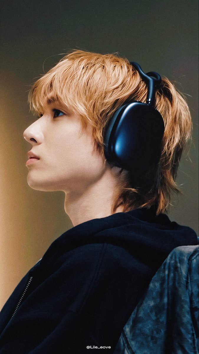 SannieFourtwrb's tweet photo. @formartin_th Martin, you're not just my inspiration but my reason to grow. Handsome, gifted, and irreplaceable #MARTIN #마틴 https://t.co/7MSsuUkafU