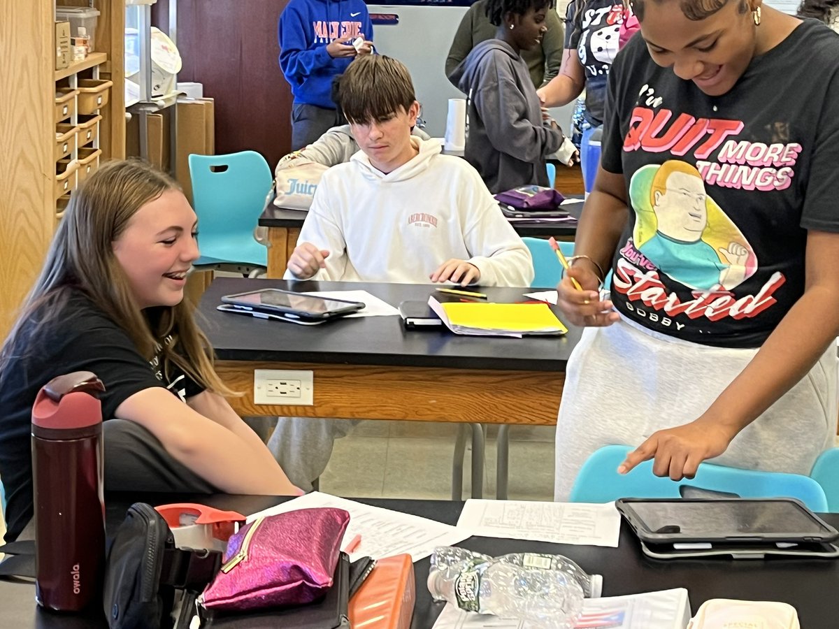 skellyscience's tweet photo. Exploring the adaptation of the opposable thumb in biology @HTHMiddleSchool @MalverneSTEM https://t.co/UzU2gUulQI