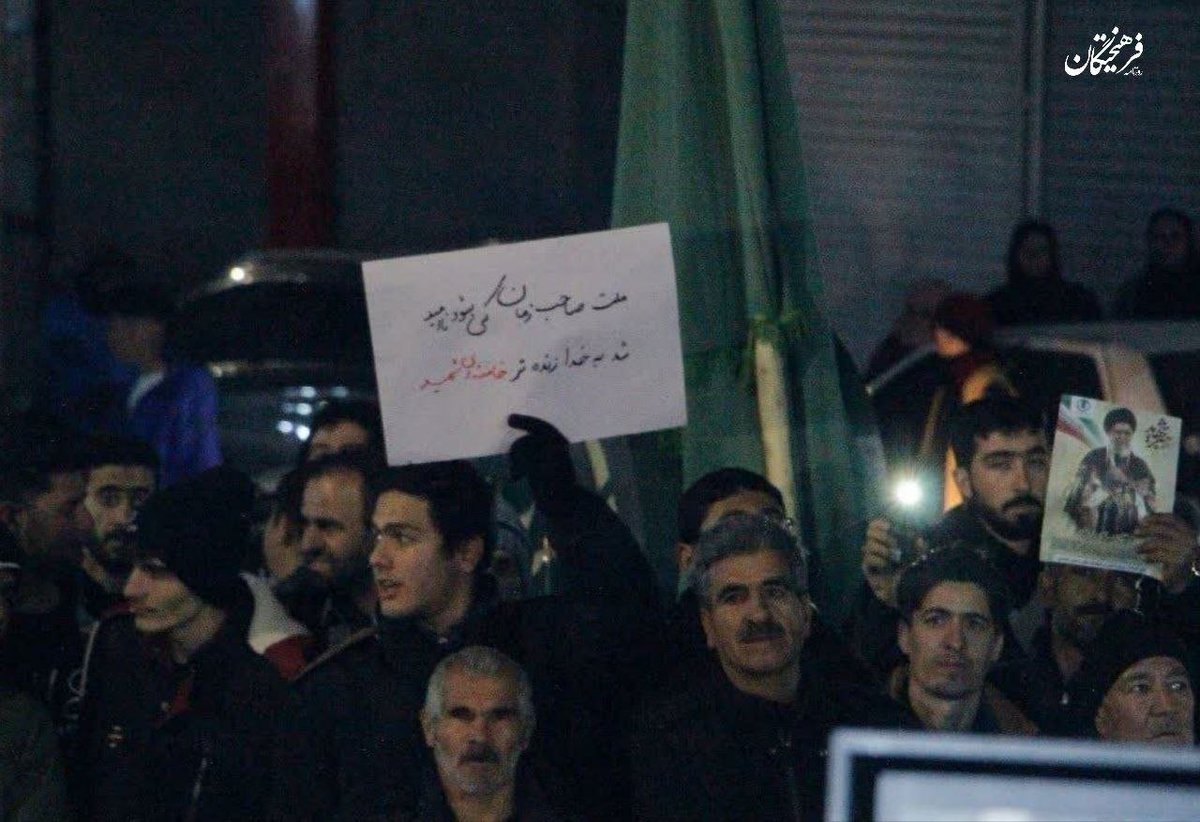 efa056's tweet photo. به به رتبه یک کنکور تجربی در تجمعات شبانه که واستون سوال بود چطوری یارو شرفش رو به کلاس‌های کنکوری فروخته بود یارو کلا بی شرف بود https://t.co/SrdAgVaZ7N