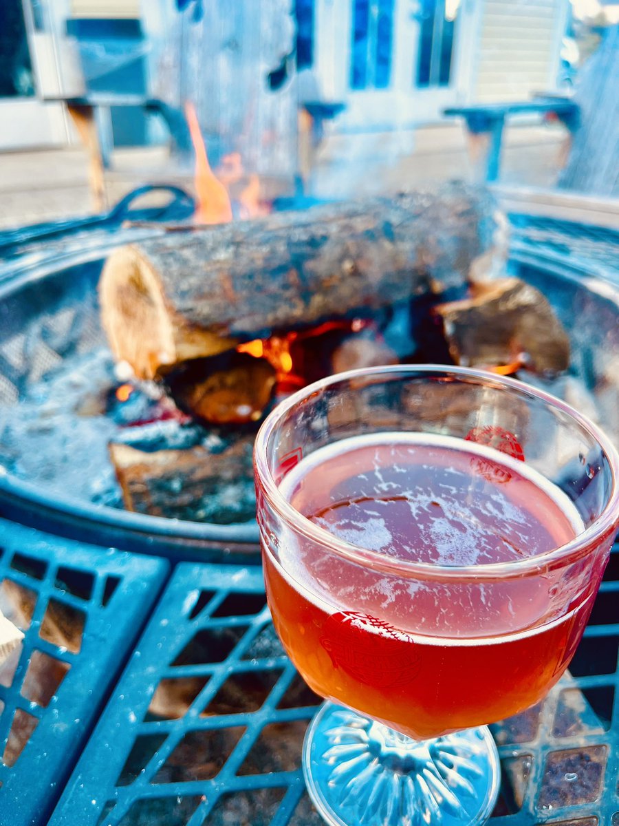 brewterrafirma's tweet photo. Tuesday needs help.

We've got Trivia at 7, Red Wings at 7, Kernza American Wheat, Manitou, Batch 500 + cider.

Bring your dog. Bring your smartest friend.

Or don't. We won't judge. 

#TraverseCity #TriviaTuesday #MichiganBeer https://t.co/vx2UR2fU2x