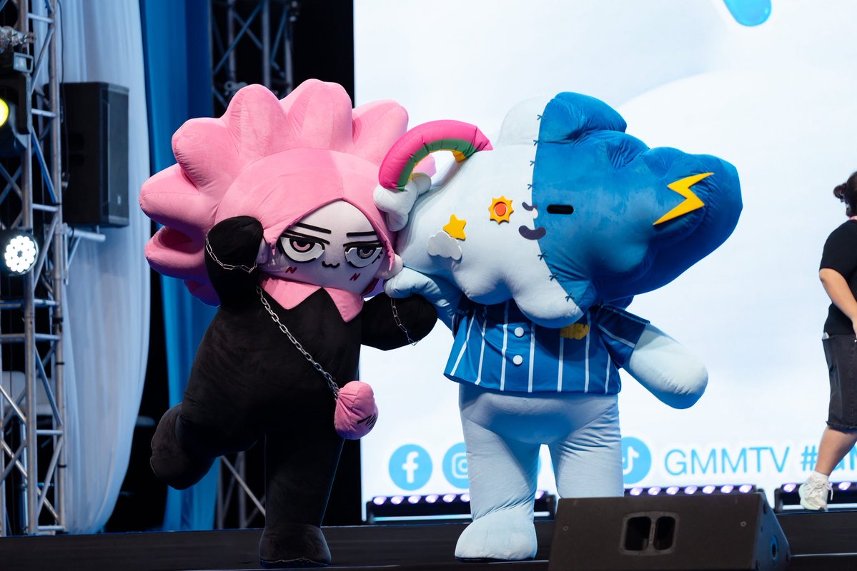 neona_GMMTV's tweet photo. นีน่านีน่าดีจายยยที่ด้ายเจอทู้กกคน รักกที่สู้ดดเลยฮ๊าฟฟฟ 🩷🩵
#GMMTVFANIVAL2026HappyFamilyxSN
#GMMTVFANIVAL2026HappyFamily
#NEONA https://t.co/3x8hu05GQA