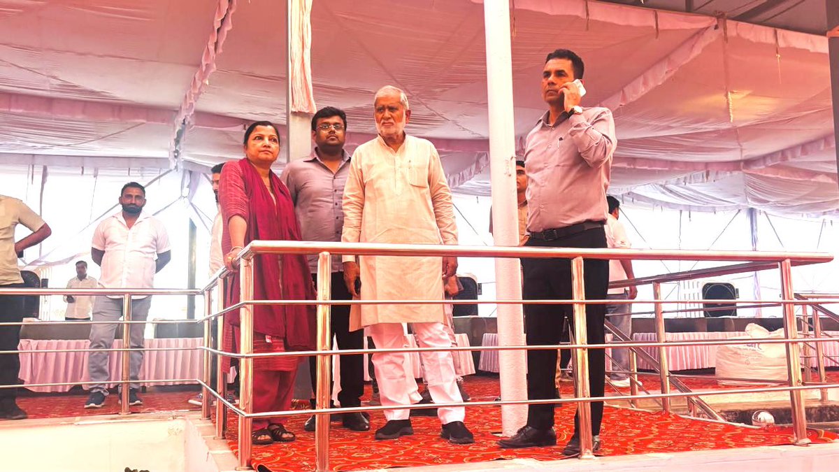 RohanMittalktl's tweet photo. 🚩 सेवा ज्योत यात्रा | कैथल
आज पुलिस लाइन पहुंचकर कल 7 अक्टूबर को होने वाली सेवा ज्योत यात्रा की तैयारियों का जायजा लिया।
कार्यक्रम का संयोजक होने के नाते आयोजन से जुड़ी व्यवस्थाओं, तैयारियों एवं आवश्यक प्रबंधों की समीक्षा की @ArchanaGuptaBJP @MPNaveenJinda @AkshitDahiyaBJP https://t.co/r8CrnhRb4j