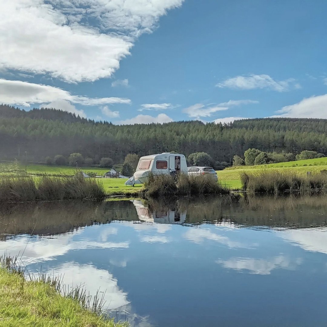 pitchup's tweet photo. A fishing trip for every level.
Llandegla Trout and Coarse Fishery has trout pools, coarse lakes, worm fishing and a family area for beginners. There’s tackle hire on site too!
https://t.co/r1NYQzuIw2 https://t.co/BYPUrbbF9i