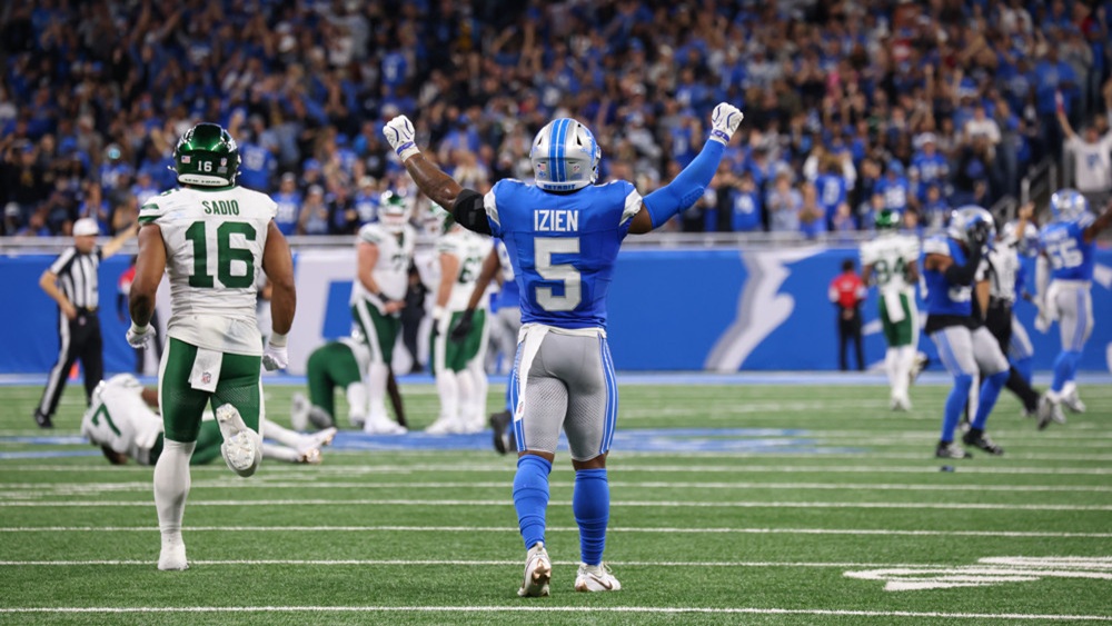 FantasyGuruSite's tweet photo. ⚠️ATTN: IDP LEAGUE MANAGERS⚠️

@PhilBackert spotlights the #Week4 top performers and looks ahead to #Week5 Waiver Wire additions!

👉https://t.co/n5vznV0lTZ
#FantasyFootball #NFL #OnePride