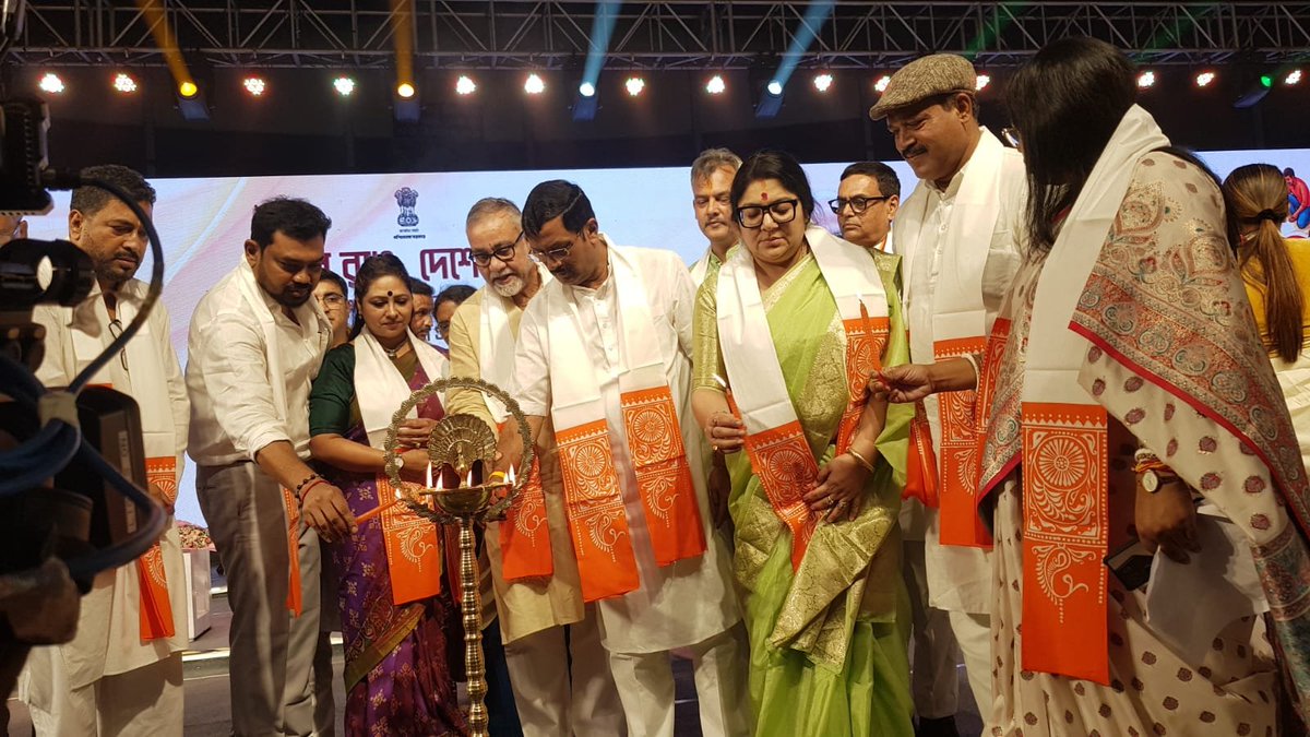 RahulSinhaBJP's tweet photo. আজ কলকাতার নেতাজি ইন্ডোর স্টেডিয়ামে আয়োজিত ‘সেবার রঙে, দেশের সঙ্গে’ অনুষ্ঠানে উপস্থিত থেকে বক্তব্য রাখলাম।

দেশসেবা, সমাজের প্রতি দায়বদ্ধতা এবং মানুষের পাশে থাকার অঙ্গীকারকে আরও দৃঢ় করার বার্তা নিয়ে এই অনুষ্ঠান ছিল অত্যন্ত তাৎপর্যপূর্ণ। https://t.co/P4PswFr5bP