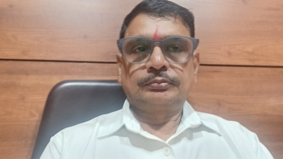 MGLP_AGRA's tweet photo. VB-G RAM G कार्यों में पारदर्शिता एवं श्रमिकों के अधिकारों की रक्षा हेतु दिनांक 06/10/2026 को कार्यालय में बैठक की गई।

लोकपाल, विकसित भारत-जनपद आगरा सदैव निष्पक्ष कार्रवाई के लिए प्रतिबद्ध है। 

#ViksitBharat_G_RAM_G
@DyCMGoUP @GoiMord @UpRuralDev @airnewsalerts @cdoagra_rdup https://t.co/AMT0dNc8c7