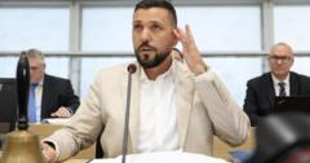 FTMQNews's tweet photo. AfD politician Tobias Rausch elected speaker of Saxony-Anhalt state parliament #Germany #SaxonyAnhalt

https://t.co/UXxGGTtUKv https://t.co/5TofkyIWWI