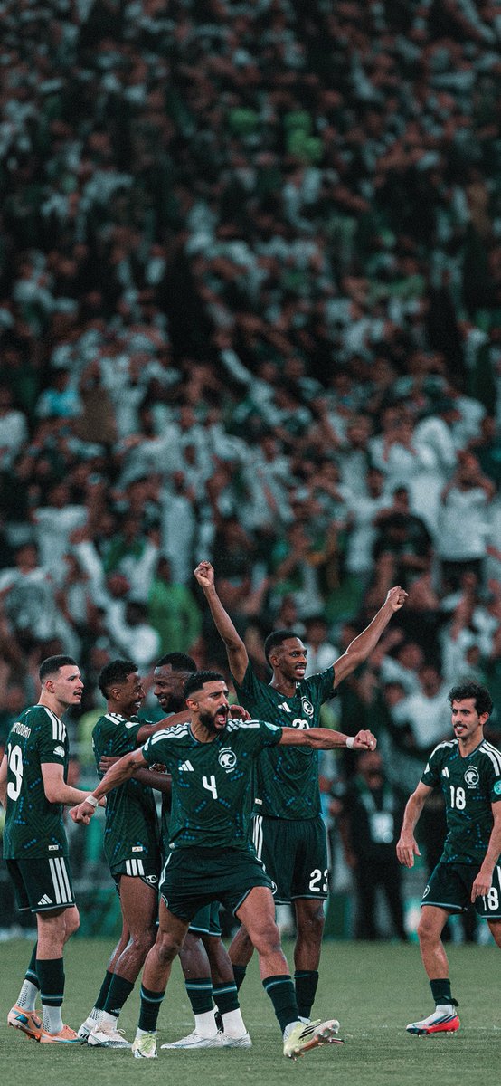 zoz004's tweet photo. ⁴ᵏ ᵂᴬᴸᴸᴾᴬᴾᴱᴿ
منصور يا أغلى شعار 🇸🇦🇸🇦🇸🇦💚💚💚💚

#SaudiDay
#كاس_خليجي_٢٧ 
#خليجي٢٧ 
#السعوديه_الإمارات 
#نهائي_خليجي27 https://t.co/Gsw2YEuH85