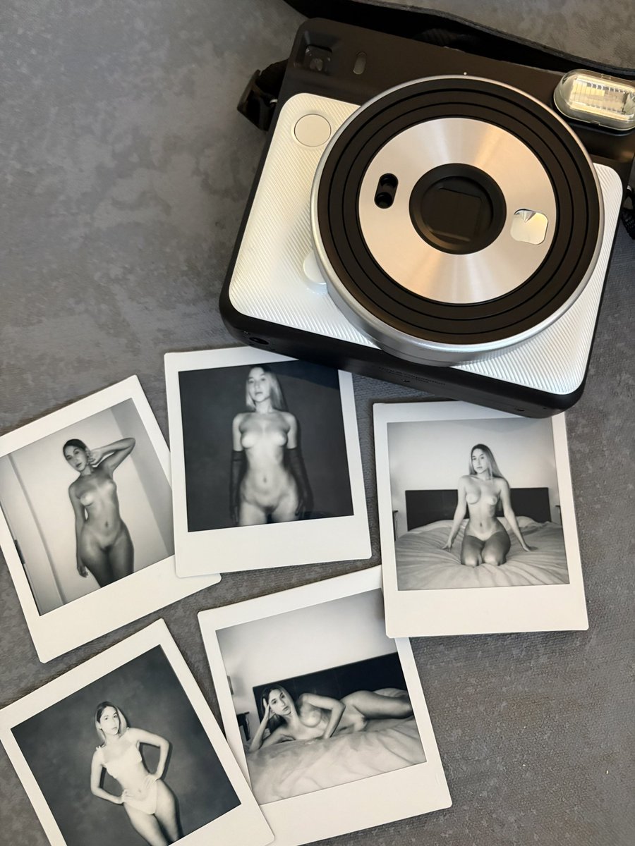 FrankDeLuyck's tweet photo. @KateRouge_ with Instax SQ6 #instaxfilm #instaxsquare #instaxmonochrome #blackandwhite #nudeart #modelshoot #nudeportrait #beauty https://t.co/ZLUEGXjIeA