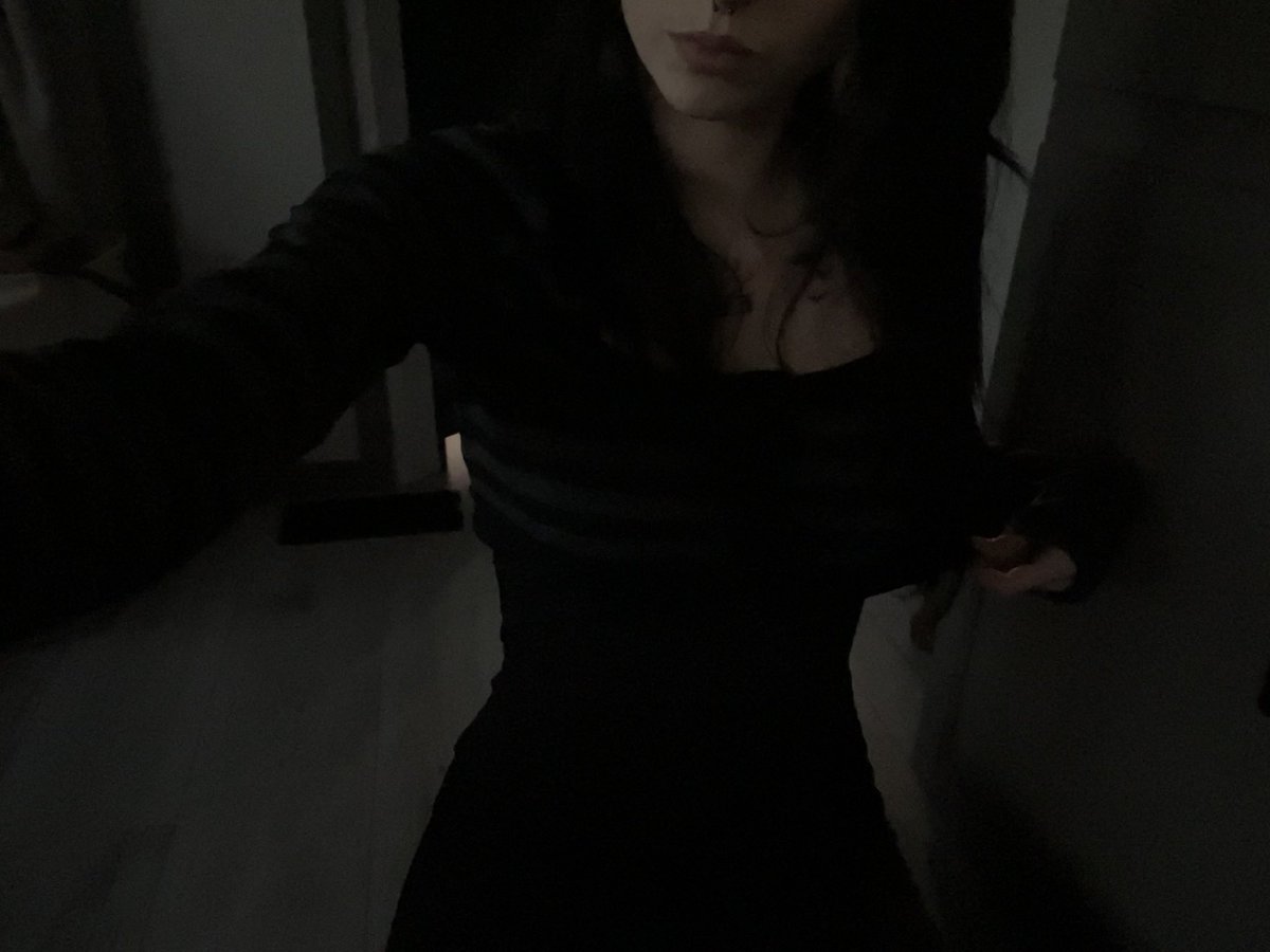 princessvat3's tweet photo. Flat but felt cute in this outfit https://t.co/ZA1NnGOK4w
