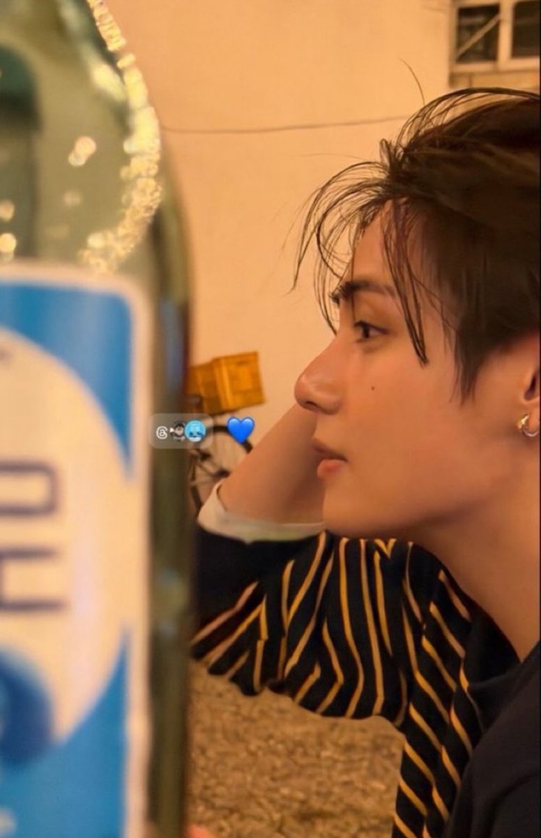 thvaesthetics's tweet photo. his side profile 😶‍🌫️ https://t.co/Ga0UDKqcxV