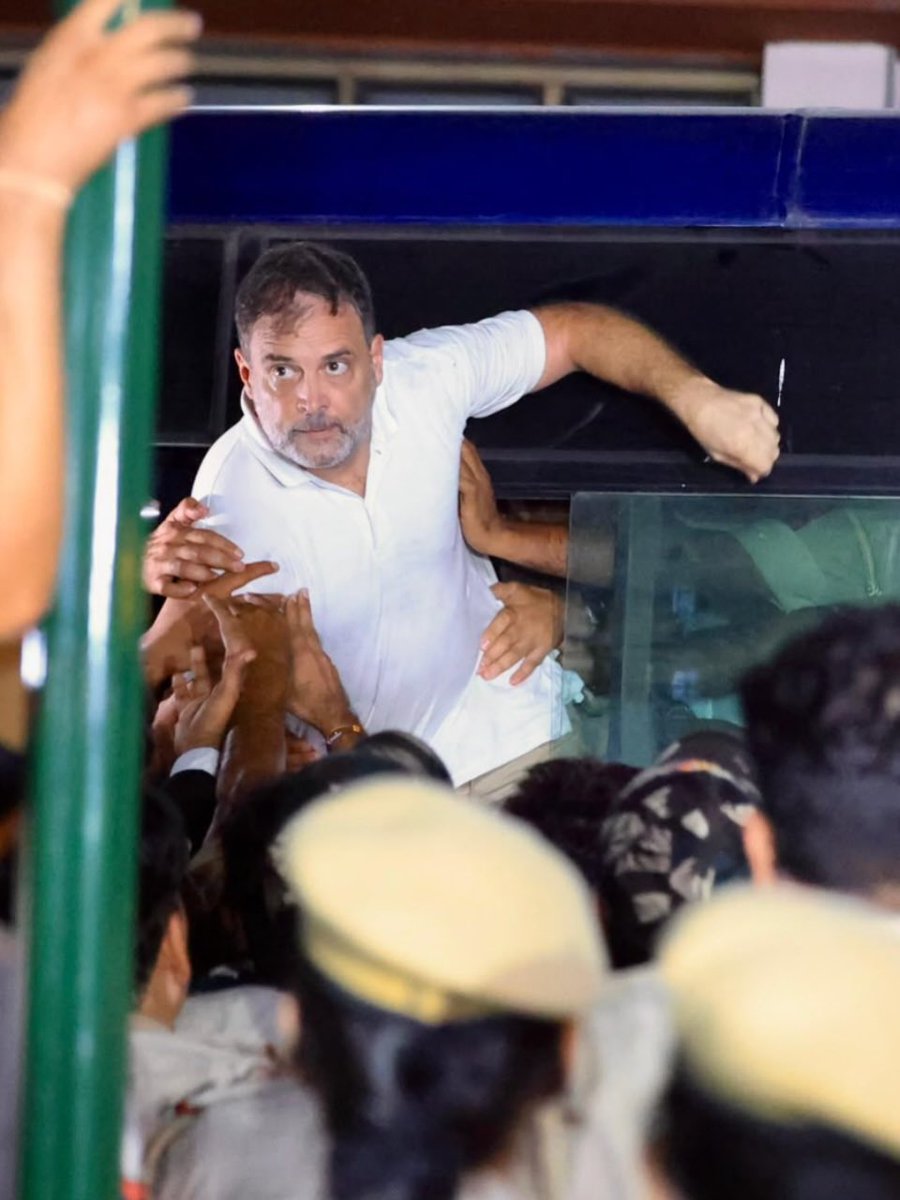 IYC's tweet photo. 𝗙𝗲𝗮𝗿𝗹𝗲𝘀𝘀 🔥 𝗨𝗻𝘄𝗮𝘃𝗲𝗿𝗶𝗻𝗴 𝗶𝗻 𝘁𝗵𝗲 𝗱𝗲𝗳𝗲𝗻𝗰𝗲 𝗼𝗳 𝗱𝗲𝗺𝗼𝗰𝗿𝗮𝗰𝘆. https://t.co/L5uQIm21h1