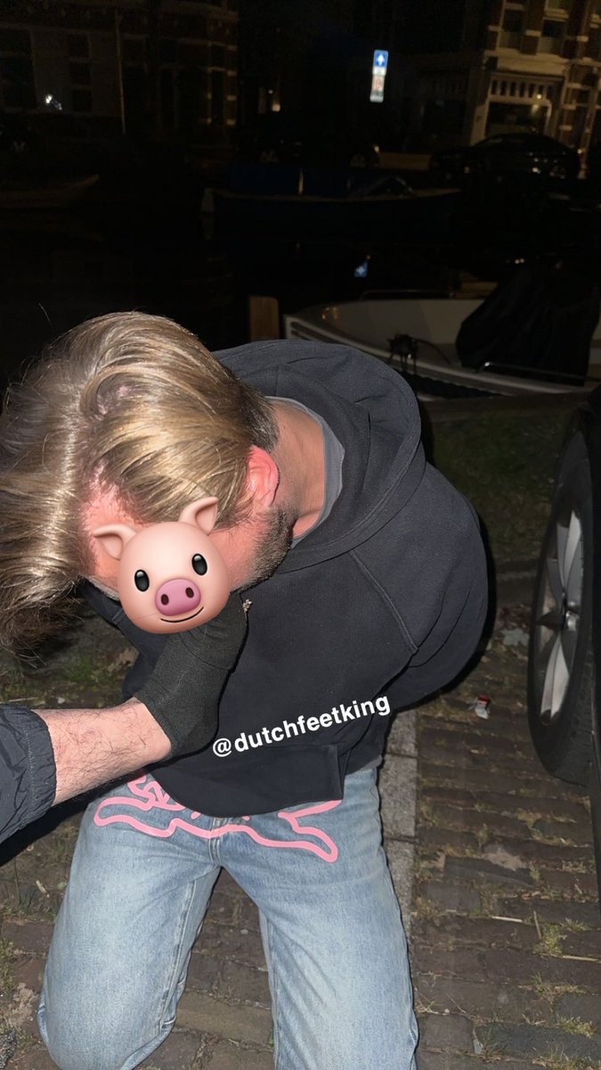 dutchfeetking tweet picture