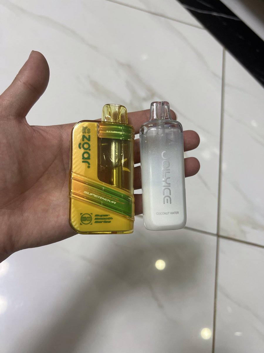 DylanThompg3nm's tweet photo. 冰熊2万口电子烟PK冰熊3万口一次性电子烟，以匠心解构味觉密码，口感醇厚而通透，香气清幽如远山，层次分明而统一。高端定位，精工出品，为品味加冕。电子烟、烟杆弹、微信：gwxg99✍ https://t.co/ObC80KUJoT
